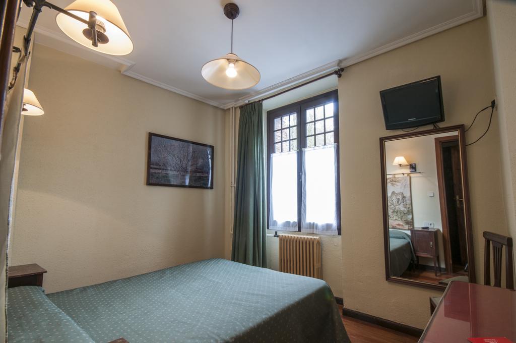 Hostal Ayestaran II Лекумберри Экстерьер фото